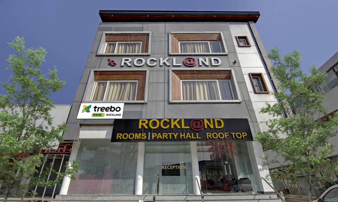 Treebo Rockland, Zirakpur Hotel Exterior photo