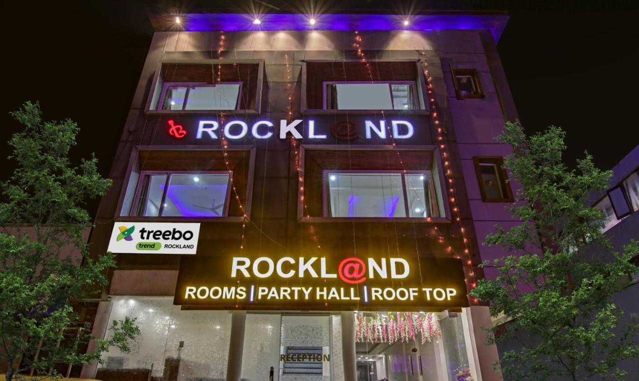 Treebo Rockland, Zirakpur Hotel Exterior photo