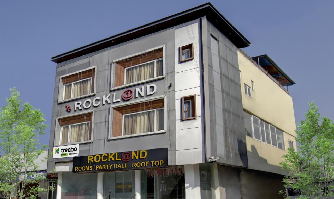 Treebo Rockland, Zirakpur Hotel Exterior photo