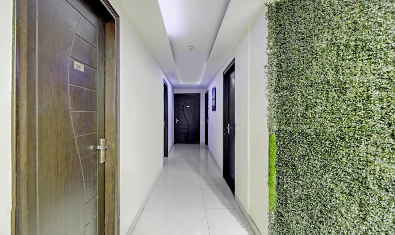 Treebo Rockland, Zirakpur Hotel Exterior photo